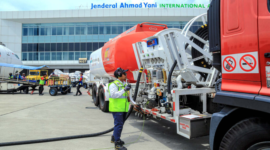 Pertamina Patra Niaga memastikan ketersediaan avtur dalam kondisi aman di seluruh Aviation Fuel Terminal (AFT), dengan menjamin kelancaran distribusi selama periode Nataru. (Foto: Dok RUZKA INDONESIA)