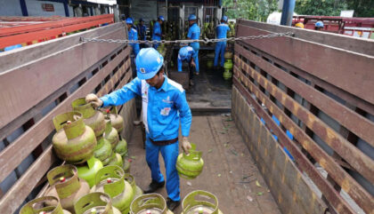 Pertamina melakukan berbagai inisiatif distribusi ke masyarakat secara langsung, salah satunya dengan Operasi Pasar penyediaan LPG di beberapa wilayah Aceh. (Foto: Dok RUZKA INDONESIA)