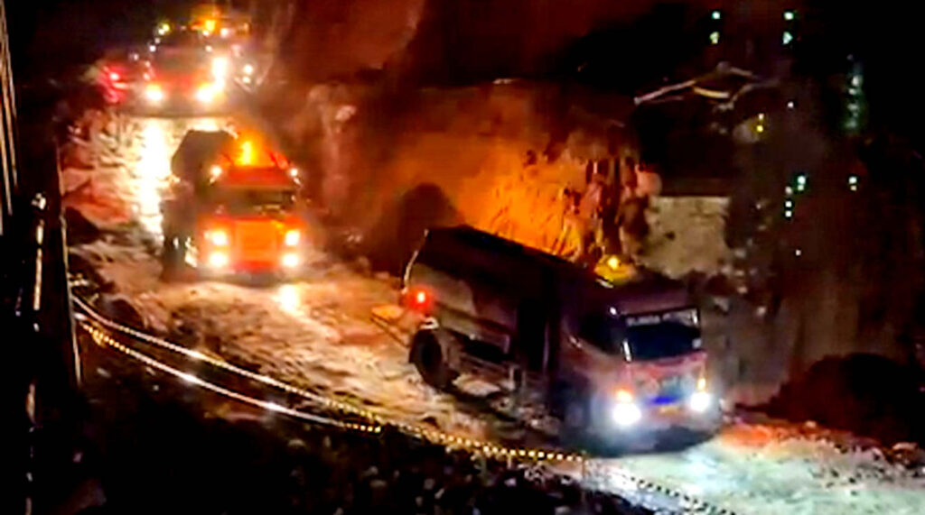 Tujuh Mobil Tangki harus menempuh perjalanan sekitar empat hingga tujuh jam dari Storage Hub Mobil Tangki Blang Rakal, Kabupaten Bener Meriah, untuj menyalurkan BBM jenis Pertalite sebanyak 48 Kiloliter (KL) dan Biosolar sebanyak 8 Kiloliter (KL). (Foto: Dok RUZKA INDONESIA)