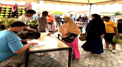 Langkah Operasi Pasar di wilayah Provinsi Aceh untuk membantu menjaga stabilitas pasokan sekaligus meredakan potensi panic buying di tengah masyarakat. (Foto: Dok RUZKA INDONESIA)