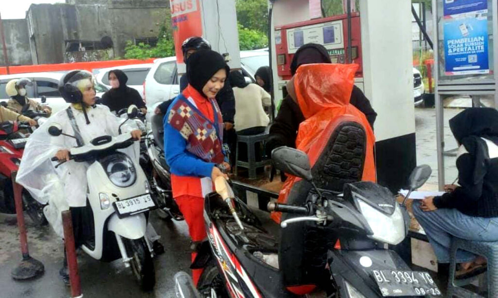 Hingga saat ini, total 29.500 liter BBM telah disalurkan ke wilayah Bener Meriah dan Aceh Tengah, yang terdiri atas 11.500 liter Biosolar dan 18.000 liter Pertalite. (Foto: Dok RUZKA INDONESIA)