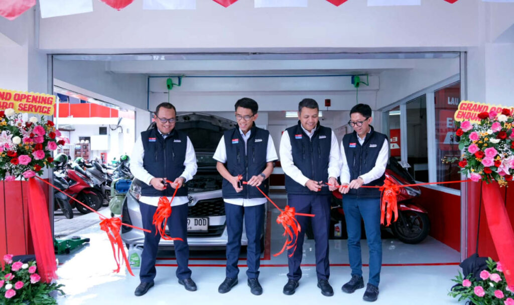 Enduro Service, layanan bengkel modern yang hadir di SPBU Pertamina telah diluncurkan perdana di SPBU Pertamina COCO 31.114.03 Daan Mogot, Jakarta Barat, Senin (29/12/2025). (Foto: Dok RUZKA INDONESIA)