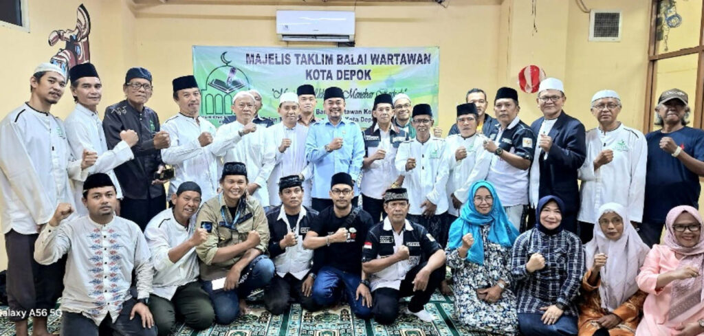 Pengajian Majelis Taklim Balai Wartawan Kota Depok, Kamis (22/01/2026), dihadiri Ustadz Badruddin, Anggota DPRD Kota Depok Edi Masturo, serta Ketua DPD Forkabi Kota Depok Edi Dadang Chandra. (Foto: Dok RUZKA INDONESIA)