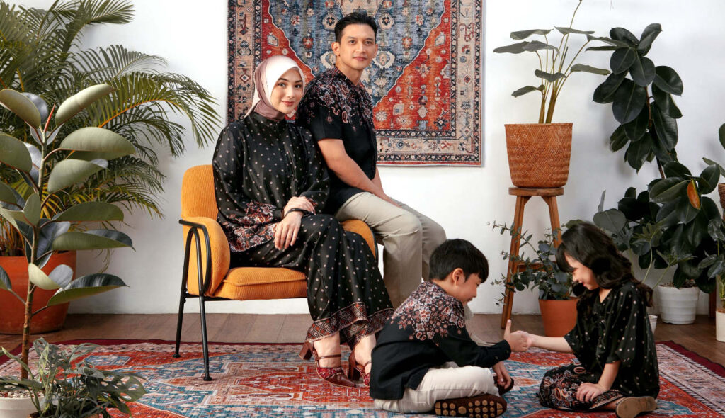 Rezky Aditya dan Citra Kirana dipilih sebagai wajah dari campaign ini karena merepresentasikan keluarga muda modern yang hangat, kompak, dan selalu tampil memukau tanpa berlebihan. (Foto: Dok RUZKA INDONESIA)