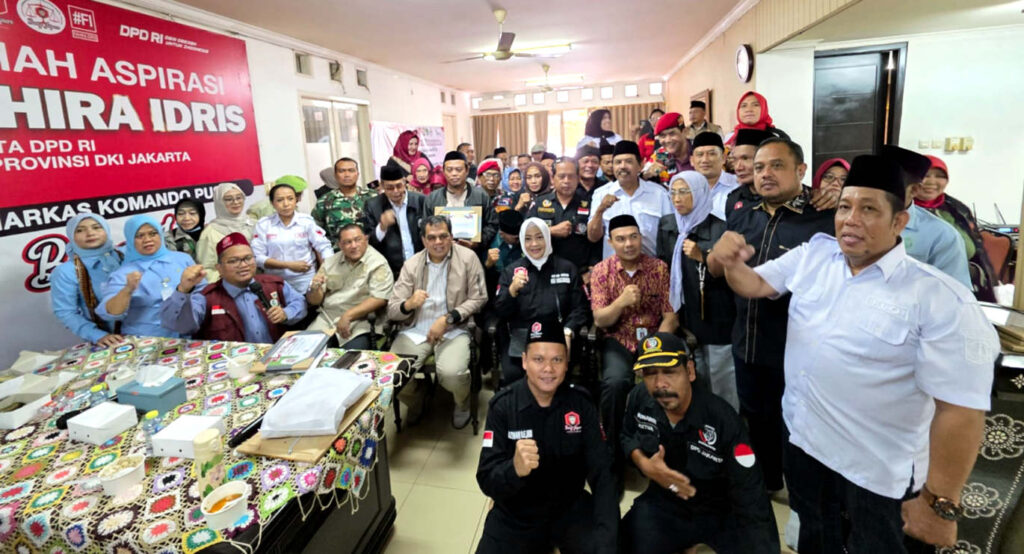 Silaturahmi Kebangsaan yang digelar Forum Lintas Ormas bersama Ormas Bang Japar ini memiliki peran strategis, mulai dari membantu menjaga keamanan dan ketertiban wilayah bersama TNI, Polri, dan Forkopimda, menjadi penyalur aspirasi masyarakat secara dewasa dan konstruktif, hingga menjalankan pemberdayaan serta kegiatan sosial yang manfaatnya langsung dirasakan warga. (Foto: Dok RUZKA INDONESIA)