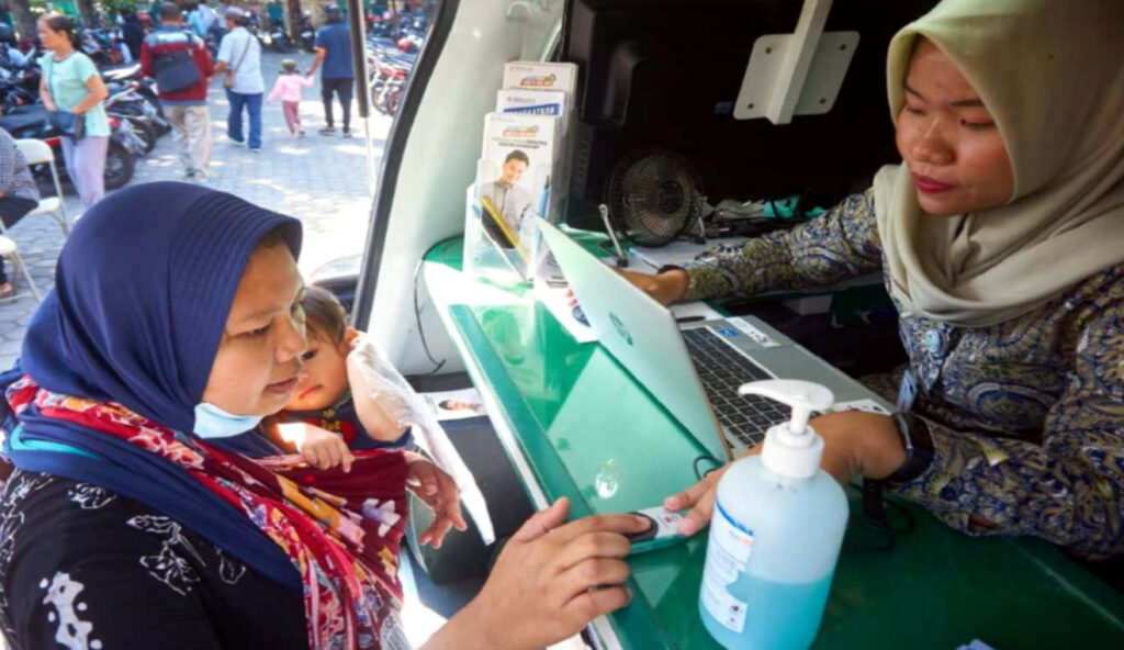 Ke depan, kebijakan pemutakhiran data PBI JKN harus dirancang sejak awal agar tidak berpotensi mengganggu akses pengobatan warga miskin. (Foto: Dok RUZKA INDONESIA)