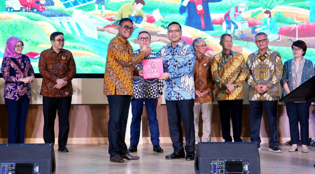 Pertamina Foundation (PF) dan Universitas Pertamina (UPER) menandatangani Nota Kesepahaman (MoU) dan Perjanjian Kerja Sama (PKS) dengan 23 mitra strategis dari sektor pemerintah, akademisi, industri, hingga komunitas. (Foto: Dok RUZKA INDONESIA)
