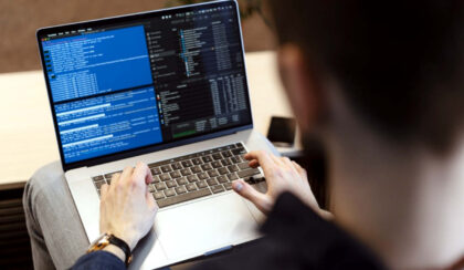 Dengan sistem IT yang terintegrasi dan didukung teknologi AI, perusahaan dapat mengolah data secara real-time untuk meningkatkan efisiensi operasional serta memahami kebutuhan pasar dengan lebih akurat. (Foto: Dok RUZKA INDONESIA)