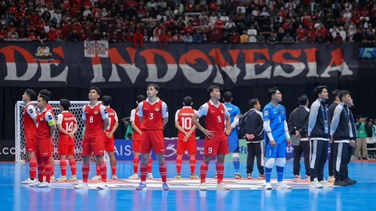 Timnas Futsal Indonesia harus mengubur mimpi mengangkat trofi Piala Asia Futsal 2026 setelah kalah dramatis dari Iran melalui adu penalti di Indonesia Arena, Jakarta, Sabtu (7/2/2026).