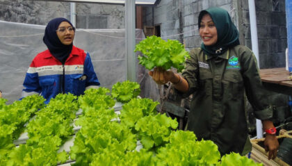 Melalui pelaksanaan Program Tanggung Jawab Sosial dan Lingkungan (TJSL) yang tersebar di 49 titik di seluruh Indonesia, sebanyak 695 perempuan mendapatkan pendampingan untuk bertumbuh secara ekonomi dan sosial. (Foto: Dok RUZKA INDONESIA)