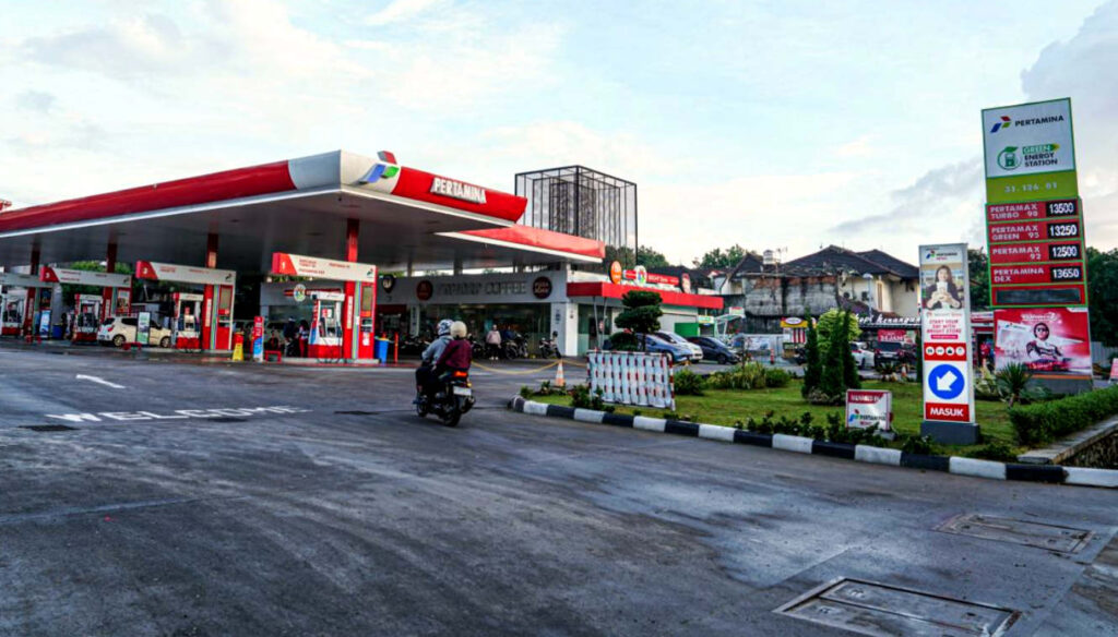 Sebagai langkah antisipasi terhadap potensi peningkatan konsumsi energi pada periode tersebut, Pertamina Patra Niaga telah melakukan berbagai upaya penguatan layanan, antara lain melalui build up stock serta memastikan kesiapan sarana dan fasilitas distribusi. (Foto: Dok RUZKA INDONESIA)