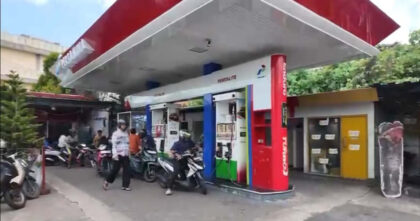 Seiring dengan momentum akhir pekan dan libur panjang, Pertamina Patra Niaga juga memastikan ketersediaan BBM di SPBU tetap terjaga agar masyarakat dapat menjalankan aktivitas, termasuk ibadah, dengan tenang. (Foto: Dok RUZKA INDONESIA)