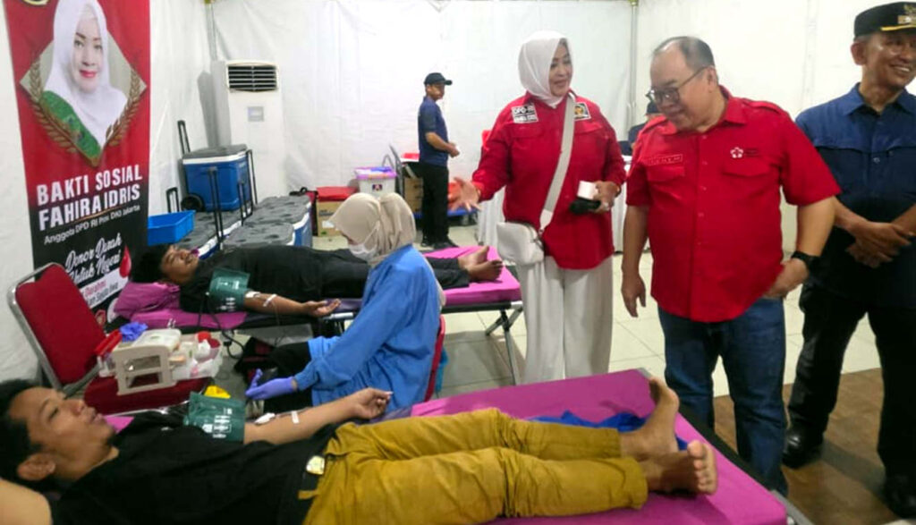 Melalui program yang menjangkau 44 kecamatan dan 267 kelurahan di Jakarta, Anggota DPD RI Dapil DKI Jakarta yang juga Ketua Umum Bang Japar Fahira Idris mengungkapkan bahwa kegiatan donor darah merupakan bagian dari gerakan sosial yang lebih besar, yakni mendorong donor darah menjadi kebiasaan dan budaya warga. (Foto: Dok RUZKA INDONESIA)