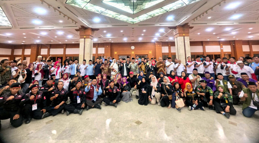 Anggota DPD RI Dapil DKI Jakarta Fahira Idris yang juga Dewan Pembina Forum Lintas Ormas DKI Jakarta, mengajak seluruh elemen ormas untuk terus memperkuat kolaborasi, menjaga persatuan, serta berkontribusi aktif dalam pembangunan Jakarta. (Foto: Dok RUZKA INDONESIA)