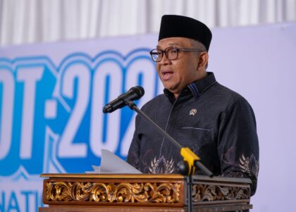 Wamenaker Afriansyah Noor saat memberikan sambutan pada Examination Authority (EXOT) 2026 SMP-SMA Al-Wildan Islamic School Jakarta, Minggu (10/5/2026).