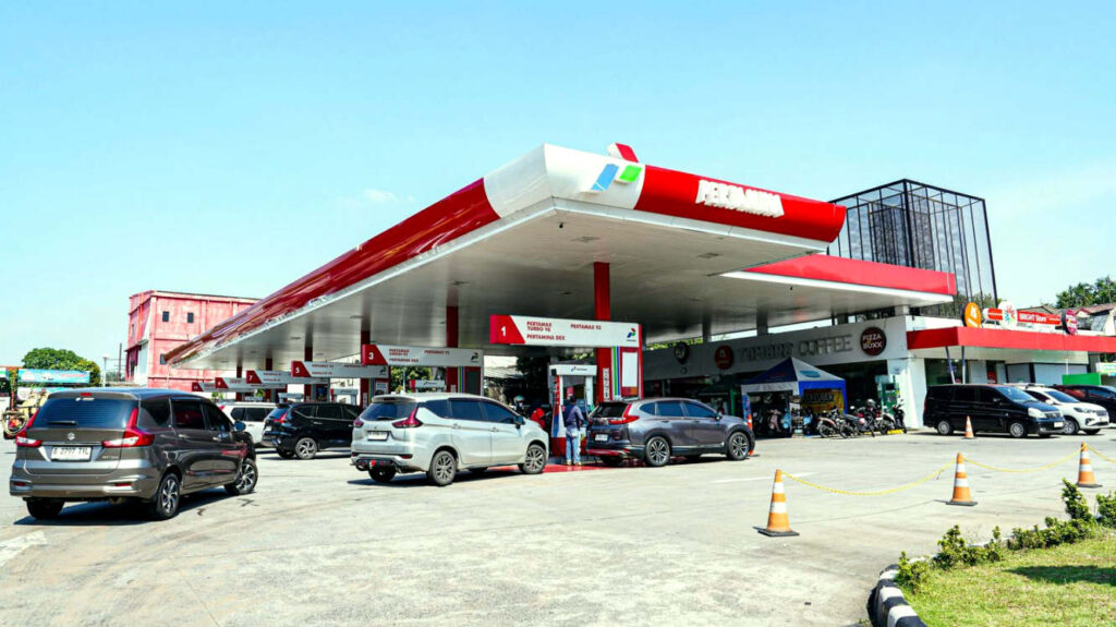 Kebijakan penyesuaian harga dilaksanakan dengan tetap mempertimbangkan kebutuhan masyarakat dan daya beli serta tentunya tetap menjadikan produk BBM Nonsubsidi dengan harga yang kompetitif di masyarakat pengguna BBM Nonsubsidi. (Foto: Dok RUZKA INDONESIA)