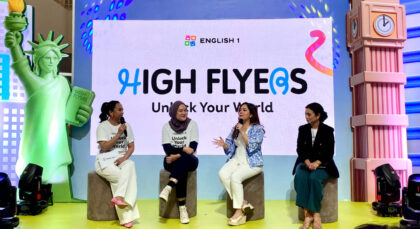 English 1 meluncurkan kurikulum baru High Flyers 4.0 dihadiri mantan penyanyi cilik yang kini menjadi ibu muda, Tasya Kamila. (Foto: Dok RUZKA INDONESIA)