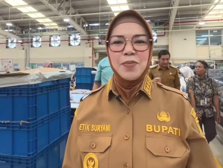 Bupati Sukoharjo, Etik Suryani. (Foto: Instagram @etiksuryani_ad1b)