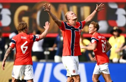 Erling Haaland melakukan selebrasi seusai mencetak gol. (Foto: Dylan Martinez/Reuters
