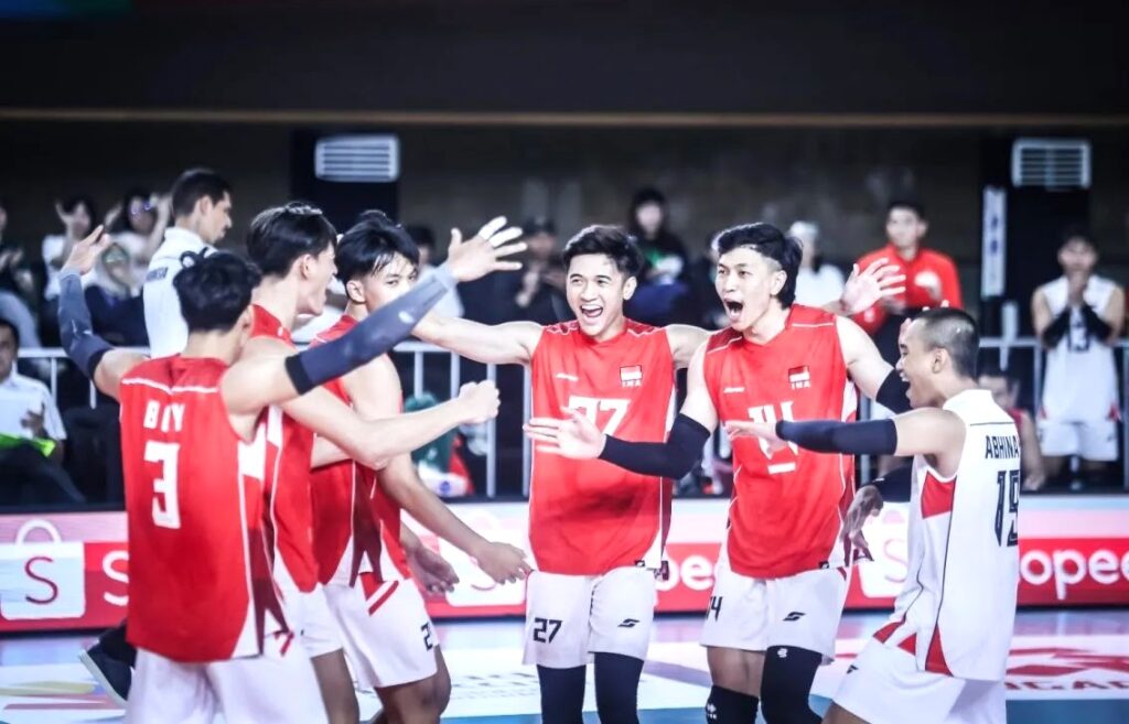 Timnas voli putra Indonesia mengalahkan Kamboja di leg kedua SEA V Cup 2026 di Jakarta International Velodrome, Rabu (22/07) malam. (Foto: PBVSI)
