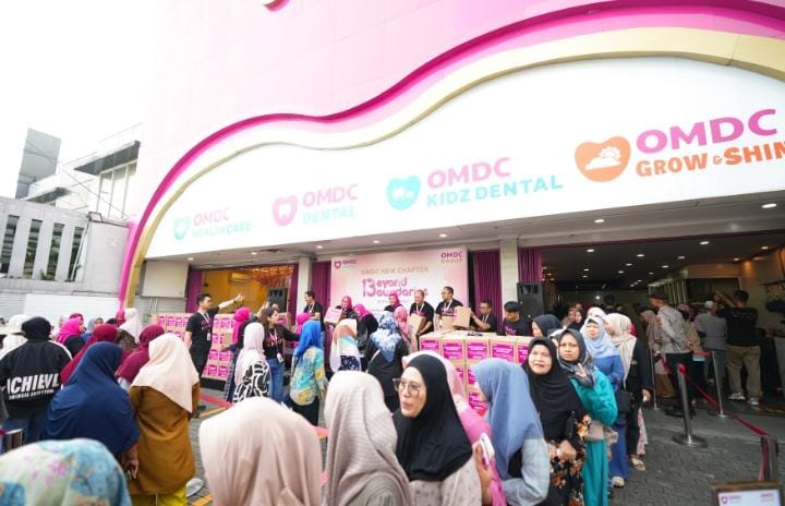 Keramaian ulang tahun ke-13 OMDC Group sebagai pionir klinik gigi tematik di Indonesia. (Dok Ruzka Indonesia)