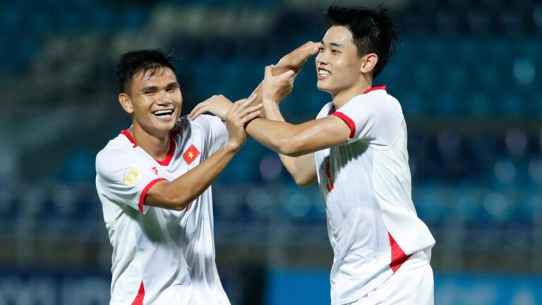 Pemain timnas Vietnam melakukan selebrasi seusai mencetak gol. (Foto: Ist)