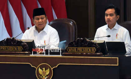 Penugasan khusus (spesifik) dari Presiden Prabowo Subianto kepada Wakil Presiden Gibran Rakabuming Raka yang disampaikan pada 8 Juli 2025 terkait Papua adalah untuk mengoordinasikan kebijakan, mempercepat pembangunan kesejahteraan, serta menangani isu Hak Asasi Manusia (HAM) dan keamanan di Tanah Papua. (Foto: Dok RUZKA INDONESIA)